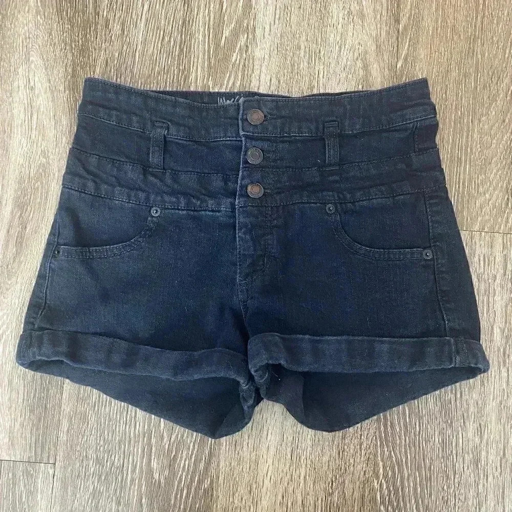 Womens Mossimo Black High Rise Short Short - 6/28